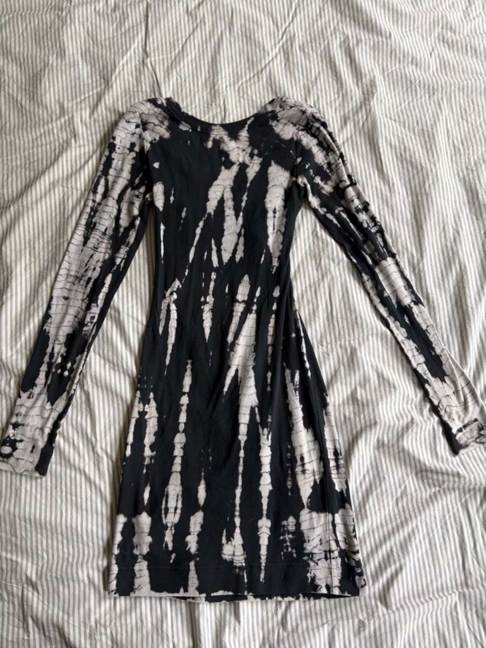 Hard Tail Blue & White Tie-Dye Long Sleeve Dress with Crossed/Open Back